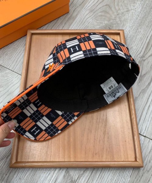 Hermes Davis H Primavera Cap Caro White/Black Hermes Cap