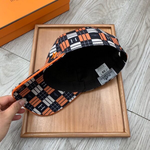 Hermes Davis H Primavera Cap Caro White/Black Hermes Cap