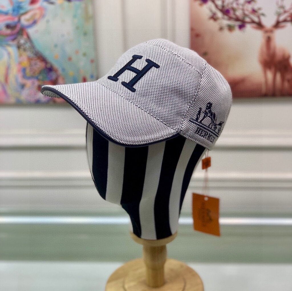 Hermes Davis H Primavera Grey Beige Hermes Cap - Image 3
