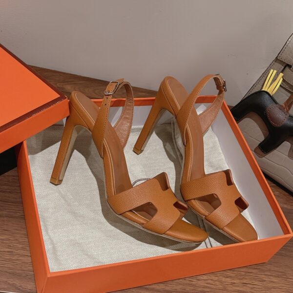 Hermes Ella Sandal Brown For Women 4.1in/10.5cm