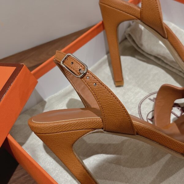 Hermes Ella Sandal Brown For Women 4.1in/10.5cm