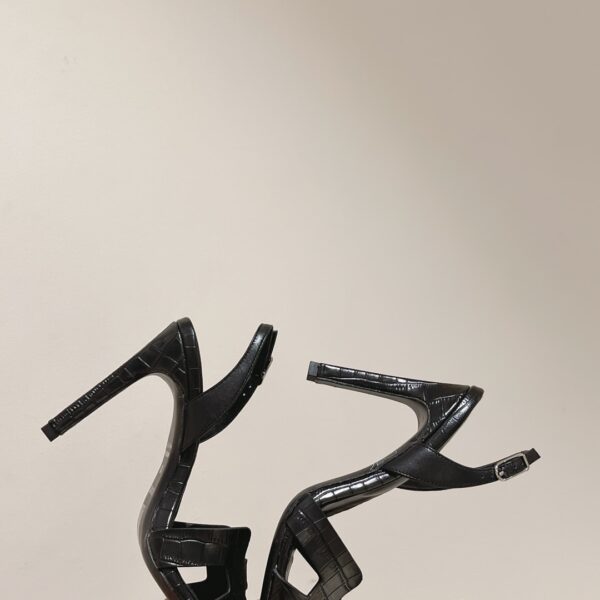 Hermes Ella Sandal Noir For Women 4.1in/10.5cm H221241Z 02360