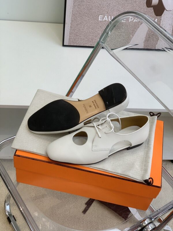 Hermes Epoca Oxford Shoe White For Women, Women's Shoes H221024Z 90360