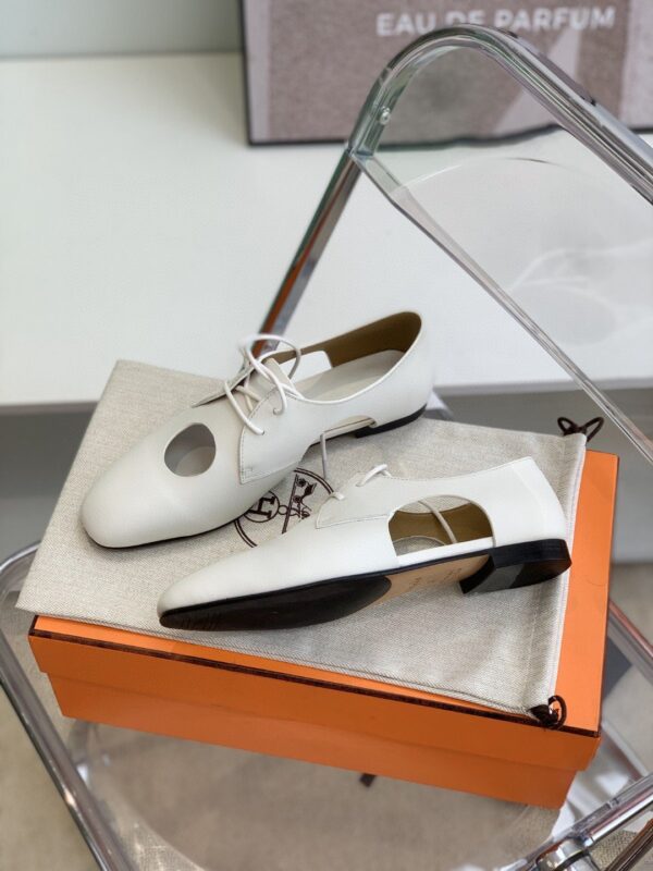 Hermes Epoca Oxford Shoe White For Women, Women's Shoes H221024Z 90360
