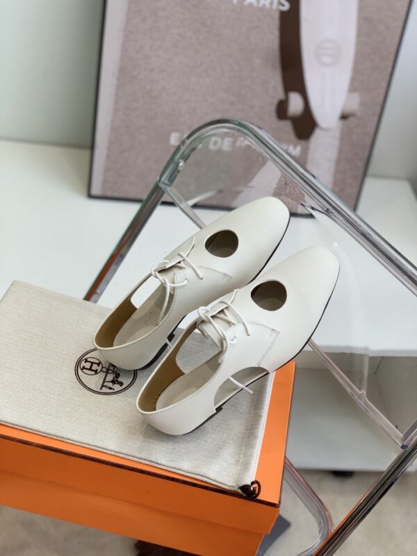 Hermes Epoca Oxford Shoe White For Women, Women's Shoes H221024Z 90360
