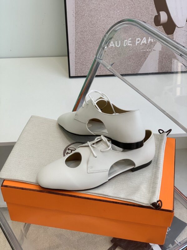 Hermes Epoca Oxford Shoe White For Women, Women's Shoes H221024Z 90360