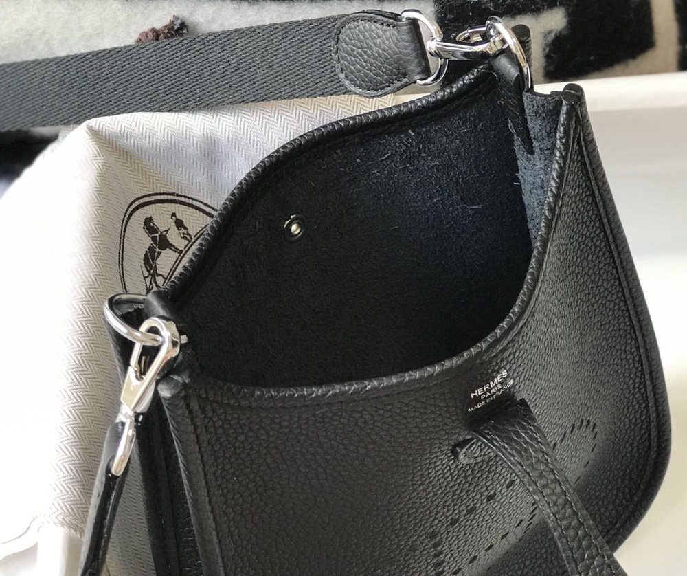 1:1 Replica Hermes Evelyne 16 Amazone Bag Black With Silver-Toned Hardware For Women, Women's Shoulder And Crossbody Bags 6.3in/16cm H069426CKAV