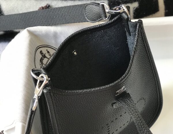 1:1 Replica Hermes Evelyne 16 Amazone Bag Black With Silver-Toned Hardware For Women, Women's Shoulder And Crossbody Bags 6.3in/16cm H069426CKAV