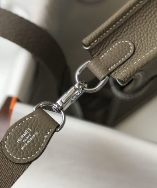 1:1 Replica Hermes Evelyne 16 Amazone Bag Etoupe With Silver-Toned Hardware For Women, Women's Shoulder And Crossbody Bags 6.3in/16cm H069426CKBF