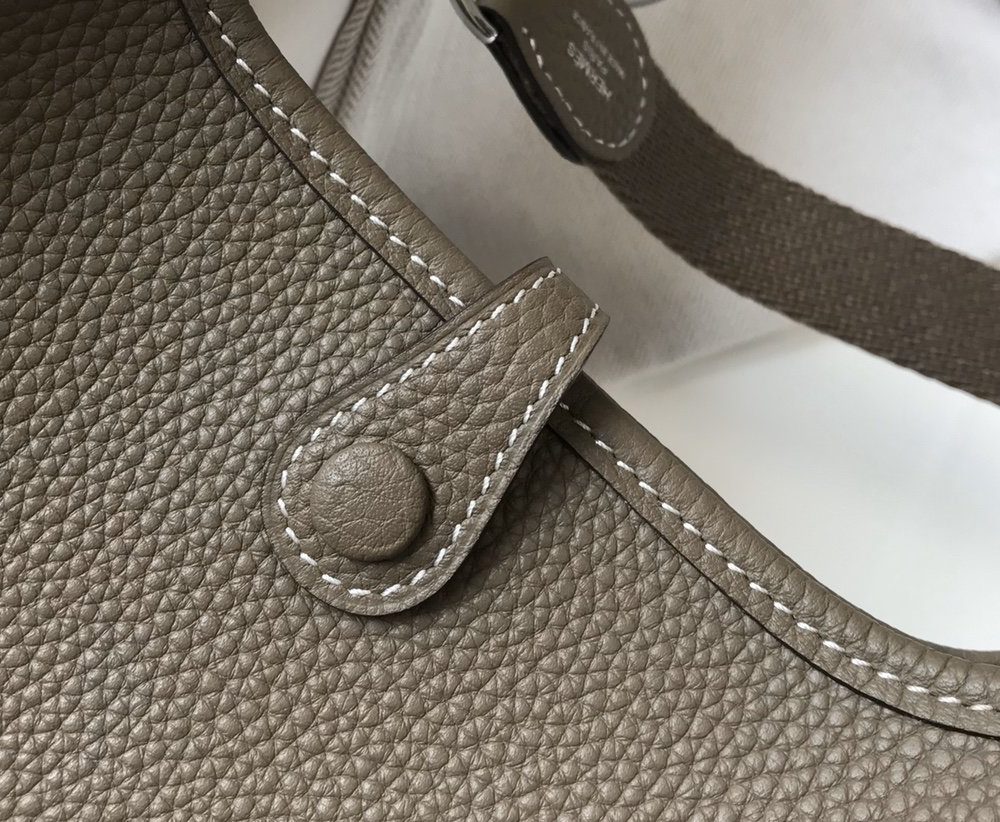 1:1 Replica Hermes Evelyne 16 Amazone Bag Etoupe With Silver-Toned Hardware For Women, Women's Shoulder And Crossbody Bags 6.3in/16cm H069426CKBF