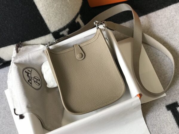 1:1 Replica Hermes Evelyne 16 Amazone Bag Greige With Silver-Toned Hardware For Women, Women's Shoulder And Crossbody Bags 6.3in/16cm