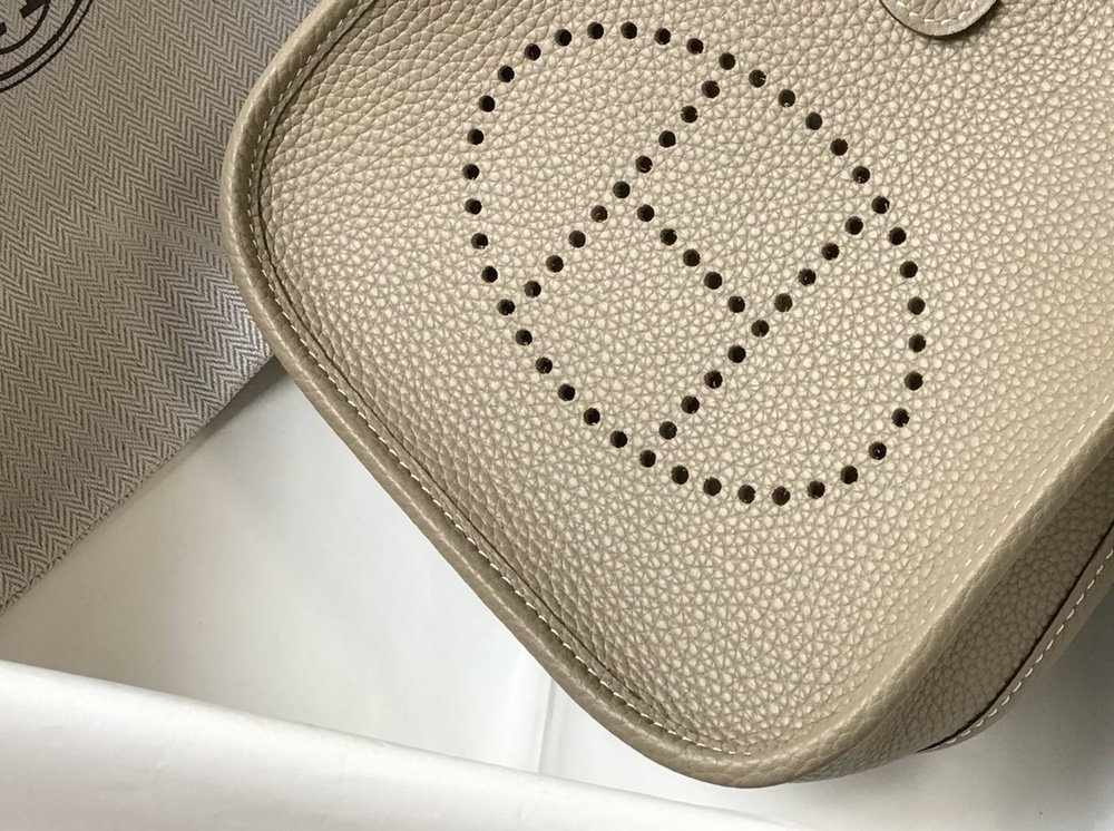 1:1 Replica Hermes Evelyne 16 Amazone Bag Greige With Silver-Toned Hardware For Women, Women's Shoulder And Crossbody Bags 6.3in/16cm