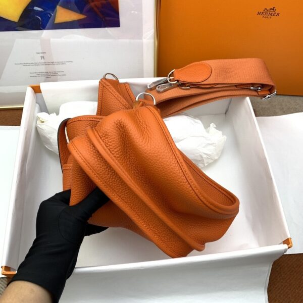 1:1 Replica Hermes Evelyne III 29 Bag Orange With Silver-Toned Hardware For Women, Women's Shoulder And Crossbody Bags 11.4in/29cm H056277CC9J