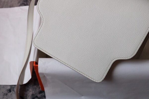 1:1 Replica Hermes Evercolor Sac Roulis 23 White For Women, Women's Handbags, Shoulder Bags 9in/23cm