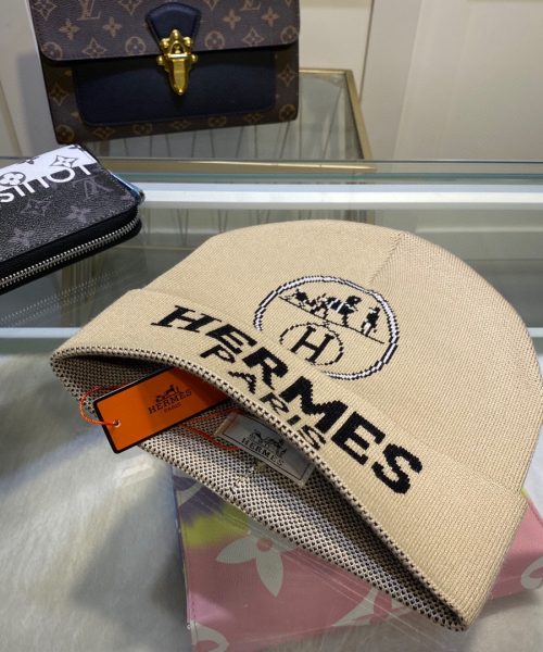 Hermes Frequence Beanie In Beige