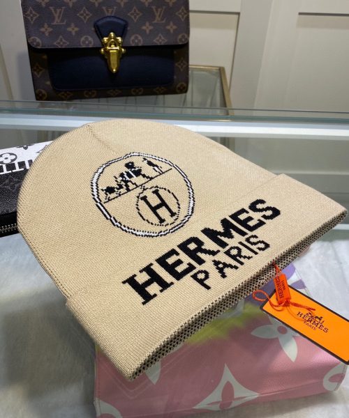 Hermes Frequence Beanie In Beige