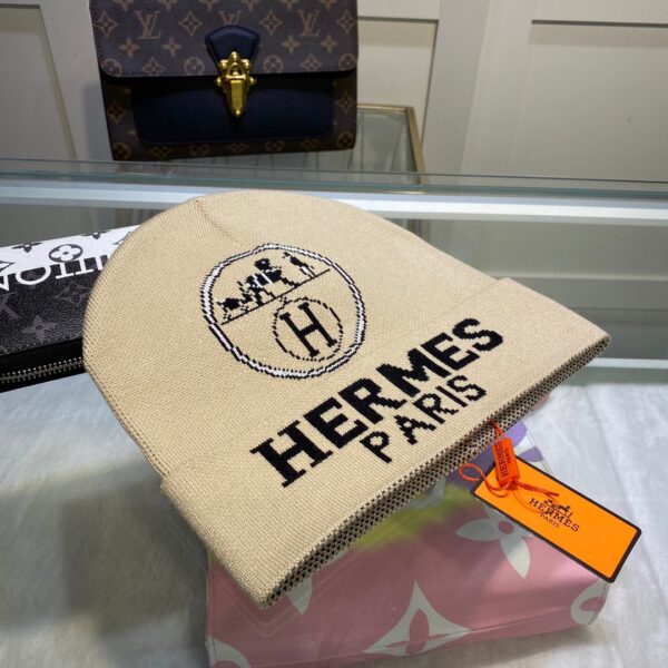 Hermes Frequence Beanie In Beige