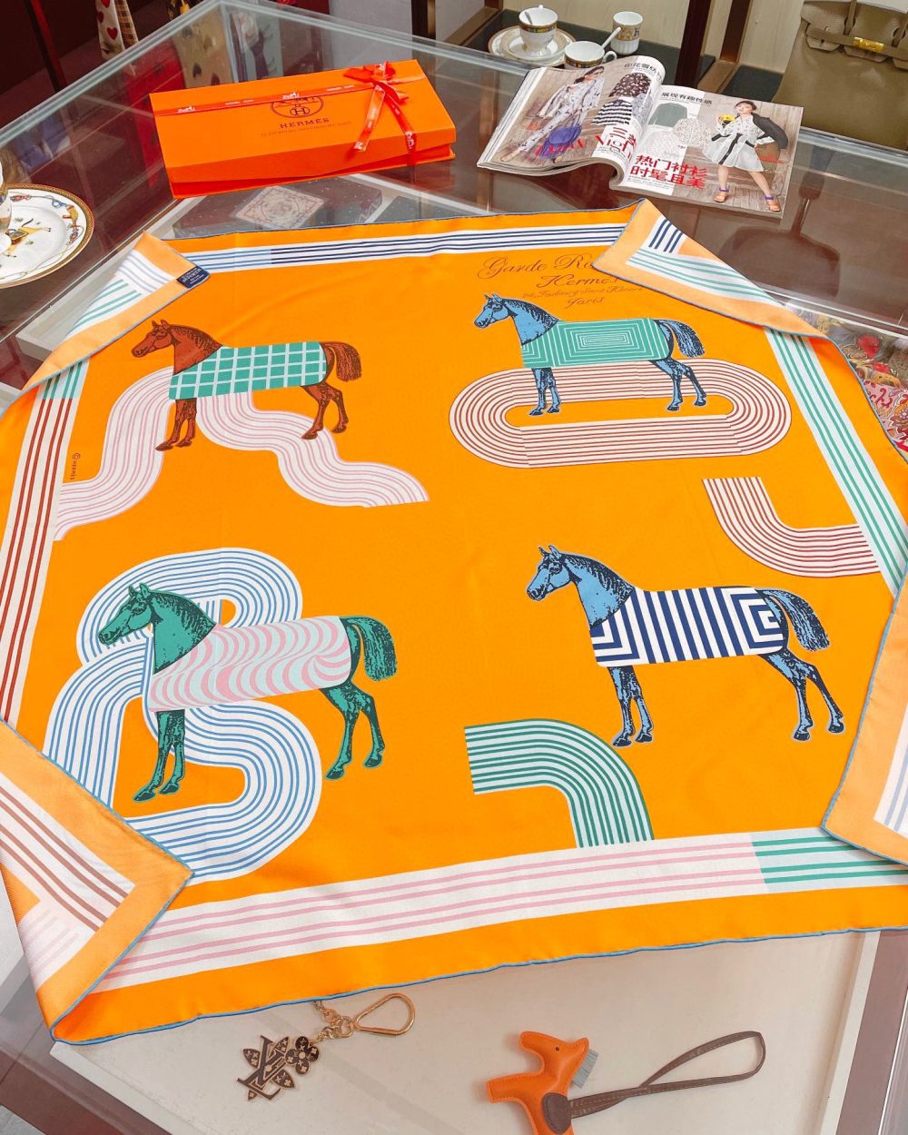 Hermes Garde-Robe Pop Detail Abricot/Rose/Bleu Square Scarf 90cm/35in H893888S 01