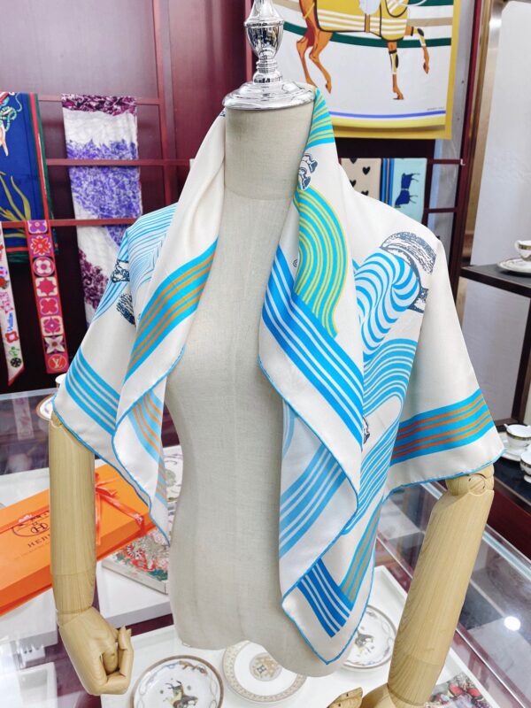 Hermes Garde-Robe Pop Detail Beige/Blue/Green Square Scarf 90cm/35in 