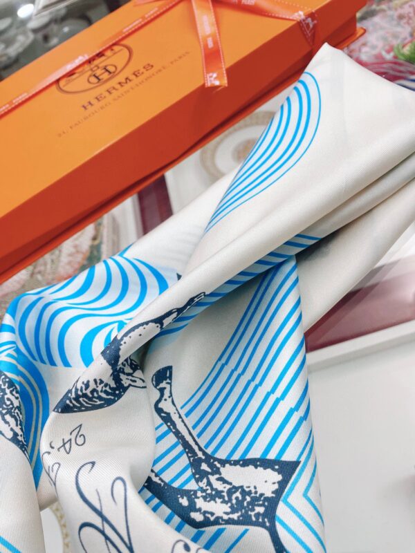 Hermes Garde-Robe Pop Detail Beige/Blue/Green Square Scarf 90cm/35in
