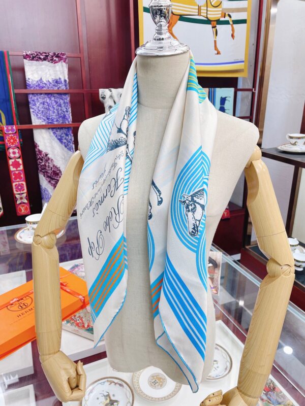 Hermes Garde-Robe Pop Detail Beige/Blue/Green Square Scarf 90cm/35in 
