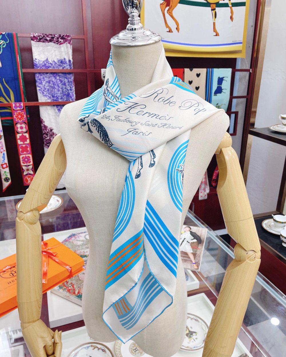 Hermes Garde-Robe Pop Detail Beige/Blue/Green Square Scarf 90cm/35in