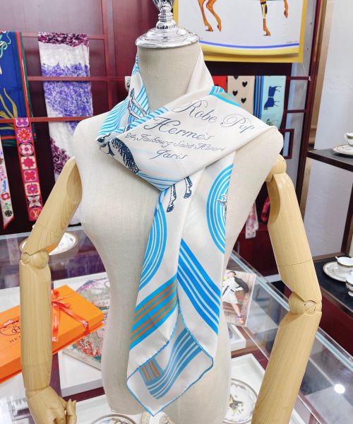 Hermes Garde-Robe Pop Detail Beige/Blue/Green Square Scarf 90cm/35in 