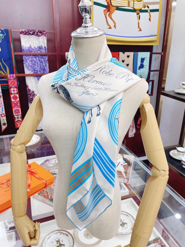Hermes Garde-Robe Pop Detail Beige/Blue/Green Square Scarf 90cm/35in