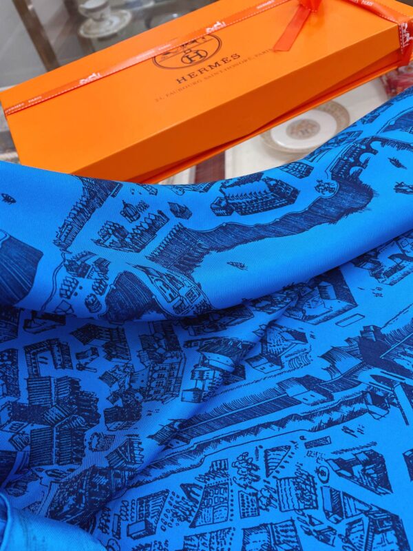 Hermes La Cite Cavalerie 2019 Octave Marsal Dark Blue 90cm/35in H003373S 04.