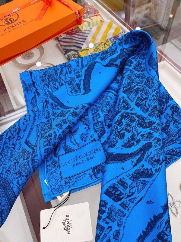 Hermes La Cite Cavalerie 2019 Octave Marsal Dark Blue 90cm/35in H003373S 04.
