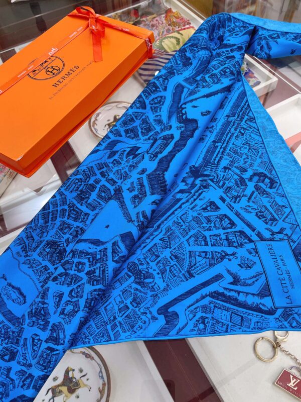 Hermes La Cite Cavalerie 2019 Octave Marsal Dark Blue 90cm/35in H003373S 04.