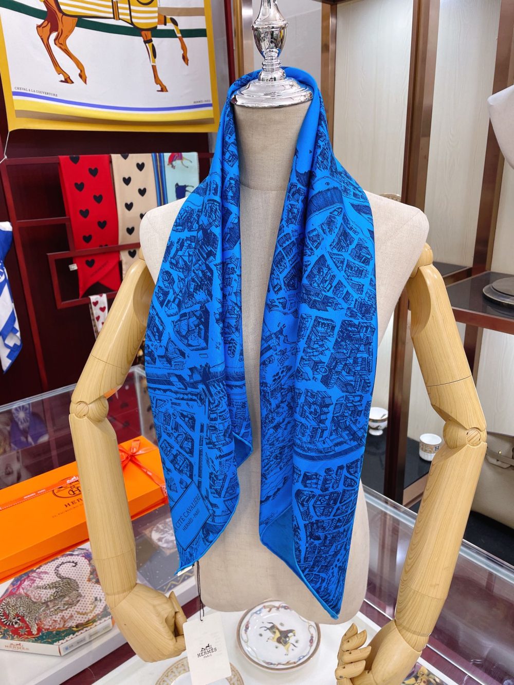 Hermes La Cite Cavalerie 2019 Octave Marsal Dark Blue 90cm/35in H003373S 04. - Image 6