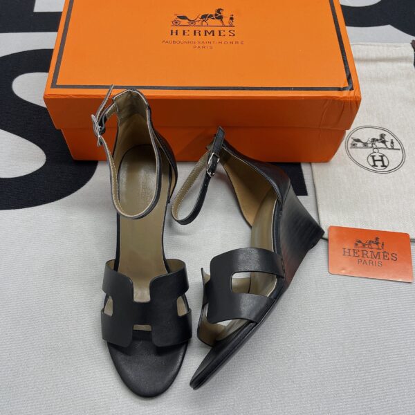 Hermes Legend Sandals Calfskin Leather Spring/Summer Collection Noir