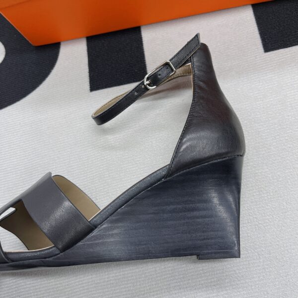 Hermes Legend Sandals Calfskin Leather Spring/Summer Collection Noir