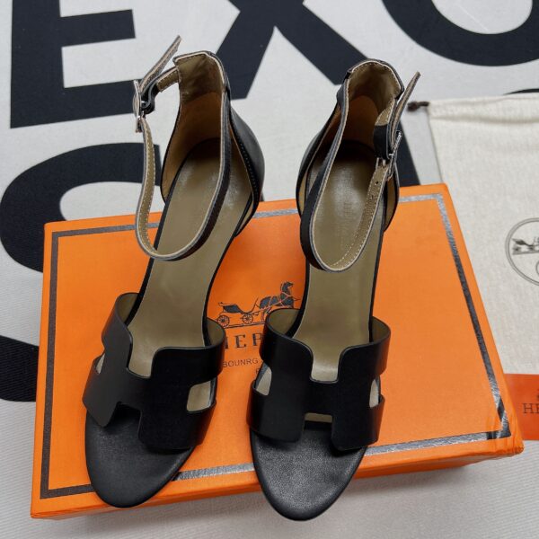 Hermes Legend Sandals Calfskin Leather Spring/Summer Collection Noir