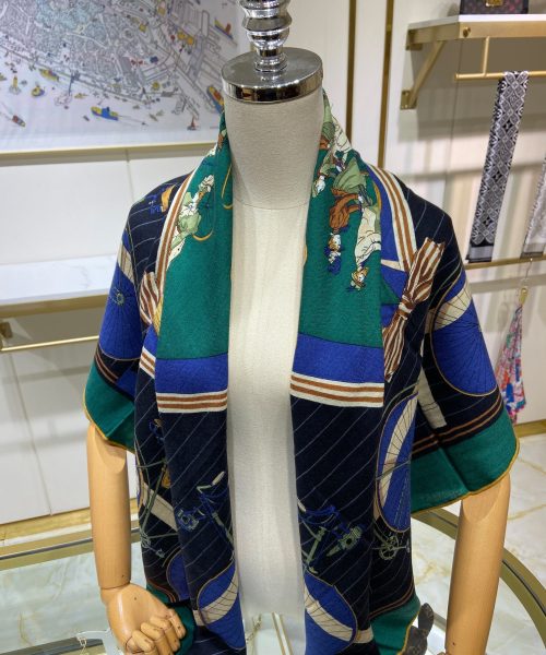 Hermes Les Becanes 70 Silk Blue/Dark Blue/Green Royal Scarf 140cm/55in 