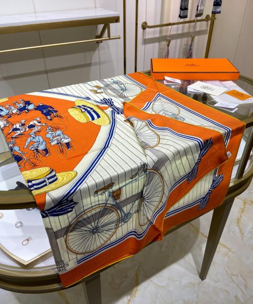 Hermes Les Becanes 70 Silk Orange/Blanc/Bleu Royal Scarf 140cm/55in 