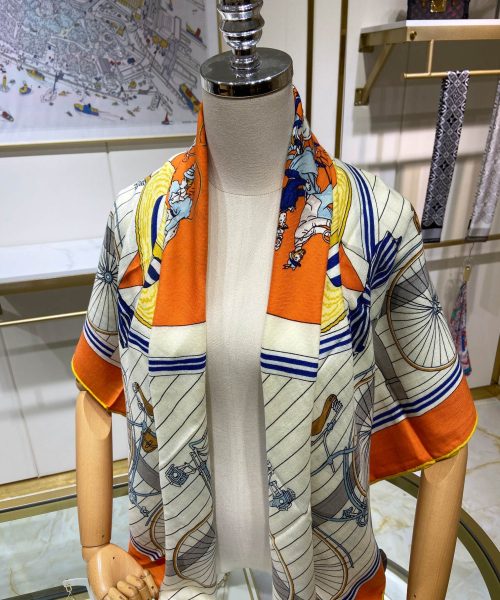 Hermes Les Becanes 70 Silk Orange/Blanc/Bleu Royal Scarf 140cm/55in 