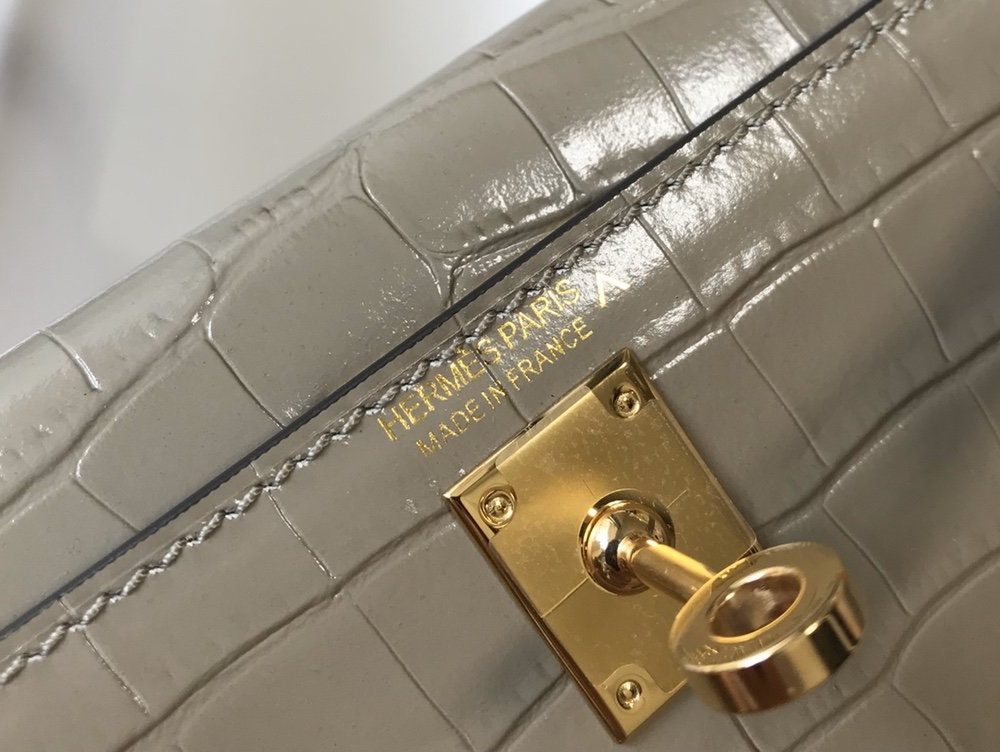 1:1 Replica Hermes Mini Kelly 19 Embossed Patent Light Grey Bag With Gold-Toned Harware For Women, Women's Handbags, Shoulder Bags 7.5in/19cm