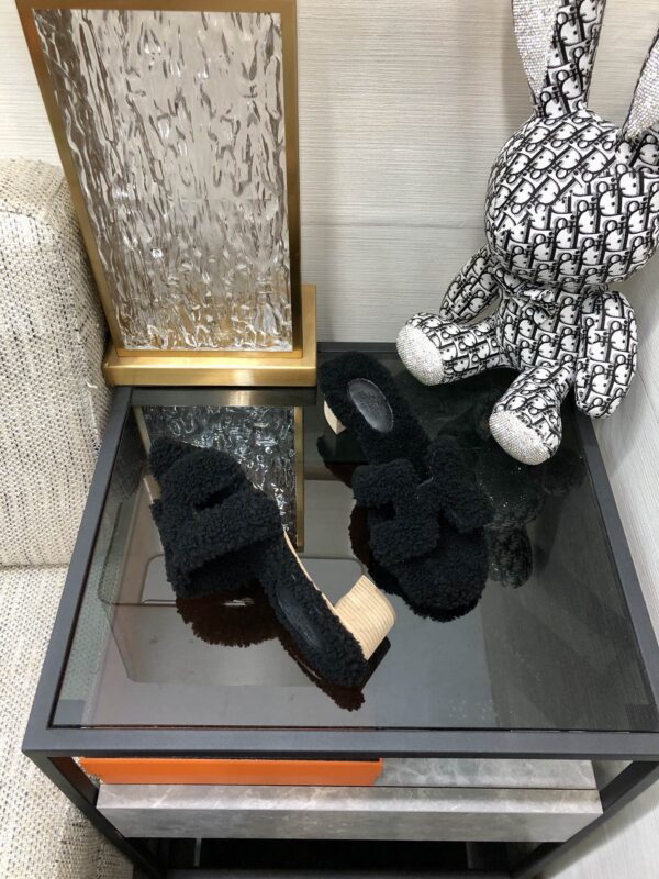 Hermes Oasis Sandal Black For Women 1.97in/5cm