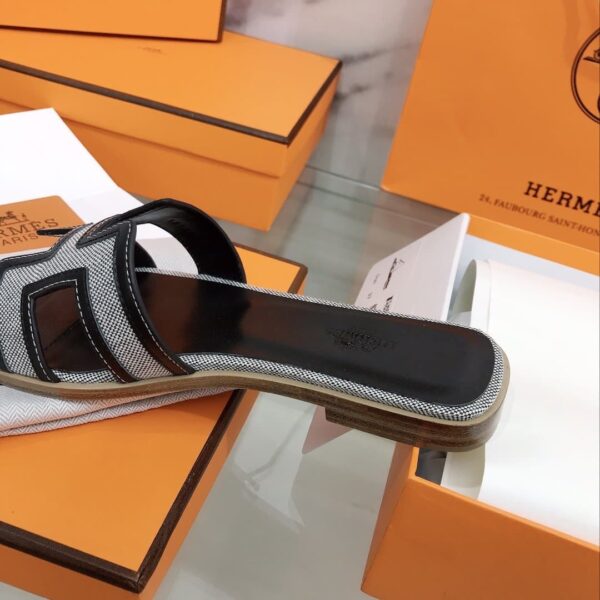 Hermes Oran Sandal Black/Silver For Women, Women's Shoes H221106Z 01340