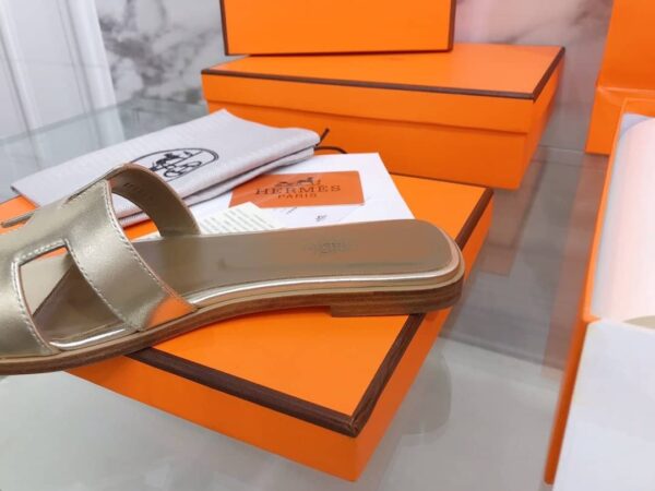 Hermes Oran Sandal Gold For Women, Women's Shoes H122086Z
