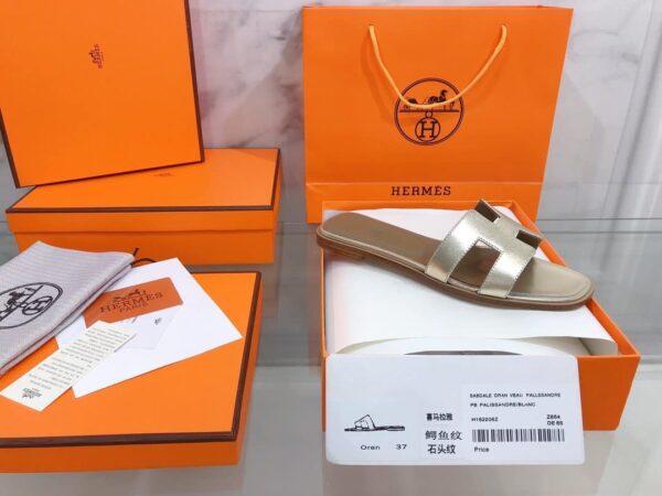 Hermes Oran Sandal Gold For Women, Women's Shoes H122086Z