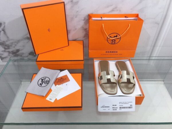 Hermes Oran Sandal Gold For Women, Women's Shoes H122086Z