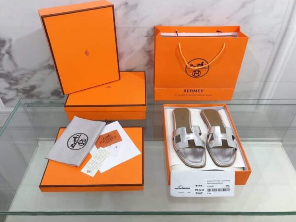Hermes Oran Sandal Silver For Women, Women's Shoes H122086Z