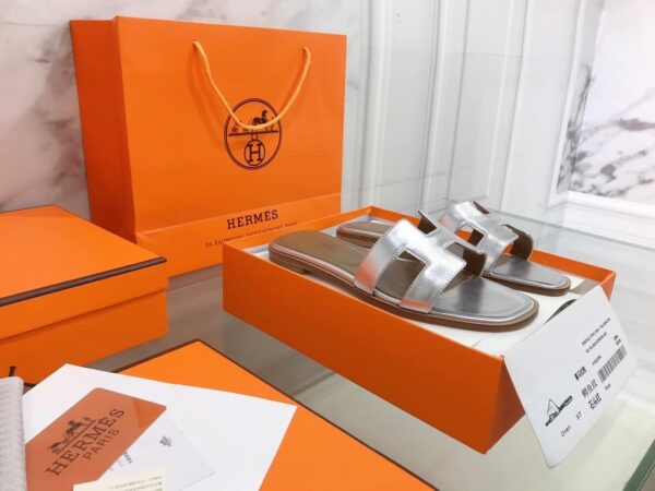 Hermes Oran Sandal Silver For Women, Women's Shoes H122086Z