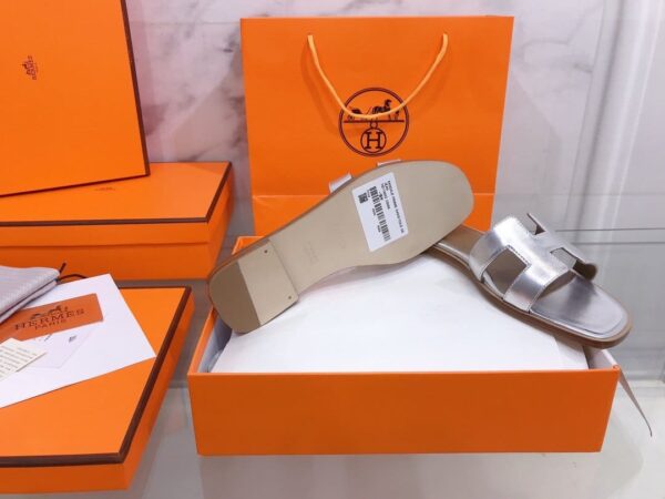 Hermes Oran Sandal Silver For Women, Women's Shoes H122086Z