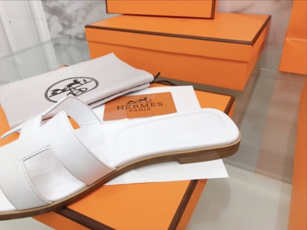 Hermes Oran Sandal White For Women, Women's Shoes H021056Z 02365