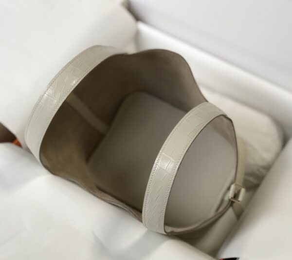 1:1 Replica Hermes Picotin Lock 18 White Bag With Gold-Toned Hardware For Women, Women's Handbags 7.1in/18cm