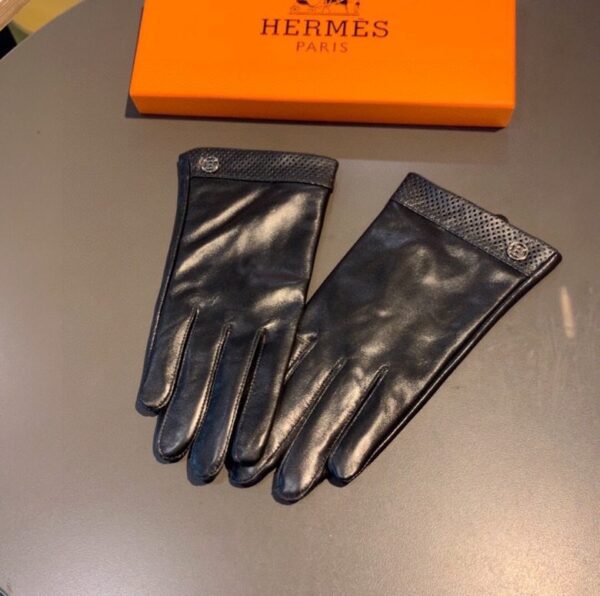 Hermes Soya Gloves In Black